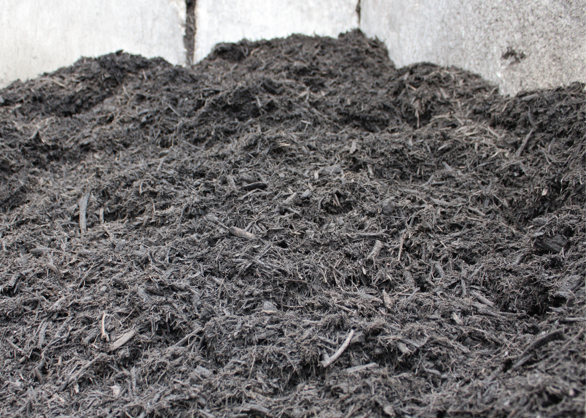 Black Dyed Mulch - Bulk Landscape Supply in Austin, Texas